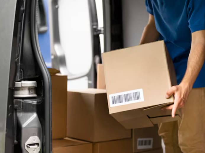 قائد الفريق يشرف على عملية التنزيل